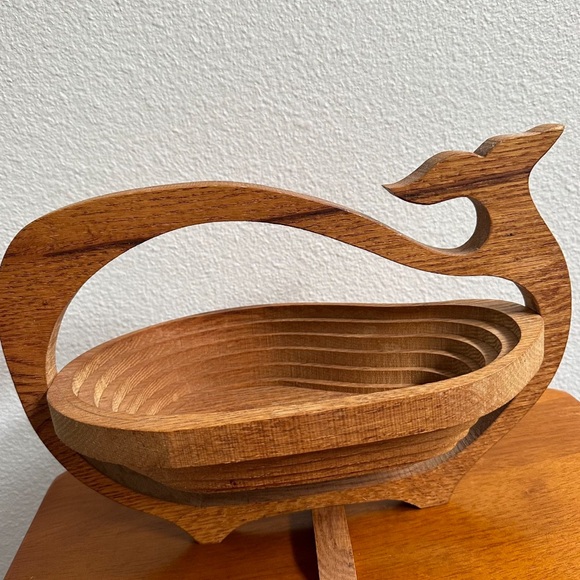 Vintage 1988 Silhouette Baskets Whale Wood Basket Retro Home Decor - Picture 3 of 4